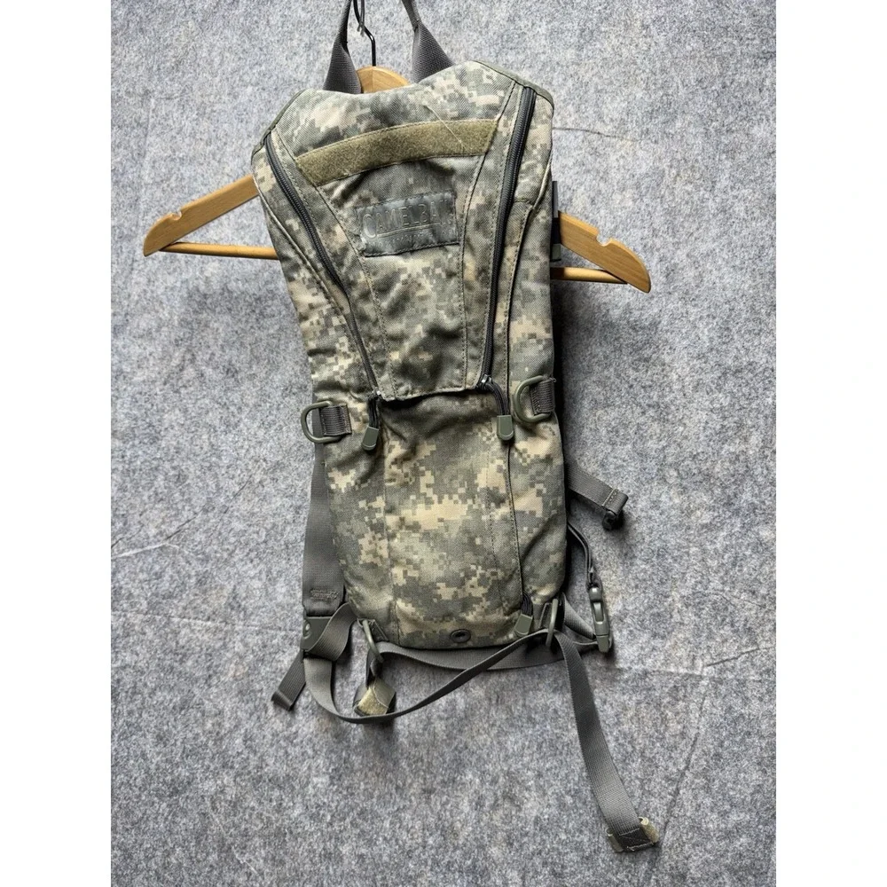 CAMELBAK HYDRATION PACK US‎ ARMY ACU DIGITAL CAMO, U.S. USGI Tactical Military